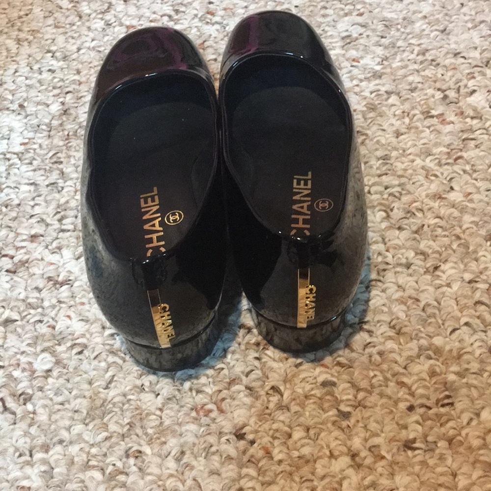 Channel Work Shoes - Picture 2 of 6